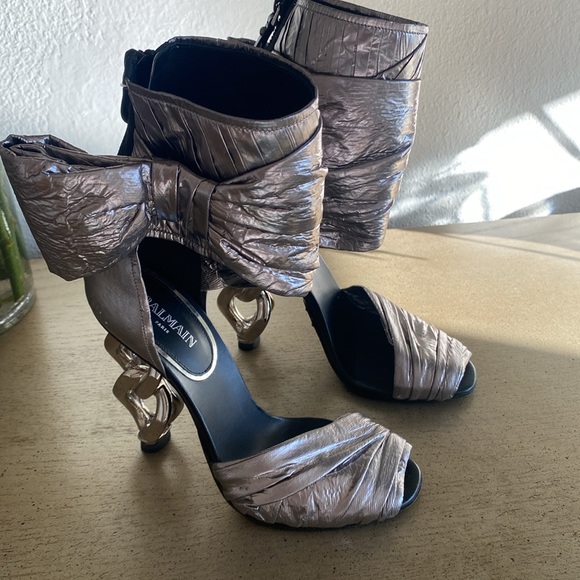 Balmain Ivy Wrap Chain Heel Sandal Runway shoe 38 preloved - Picture 5 of 17